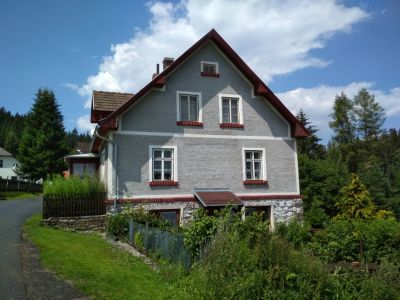 Rodinný apartmánový dům