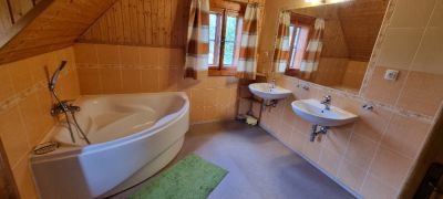 Horská roubenka s bazénem a saunou