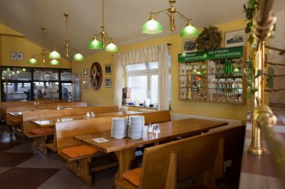 Hotel ** v objektu sklárny