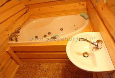 Roubenka Adélka s rozhlednou Liborka - pronájem