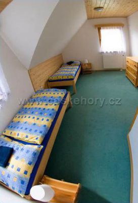 Chalupy 161 a 1022 u skiareálu Razula