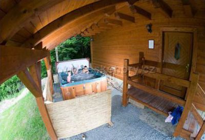 Chalupy 161 a 1022 u skiareálu Razula