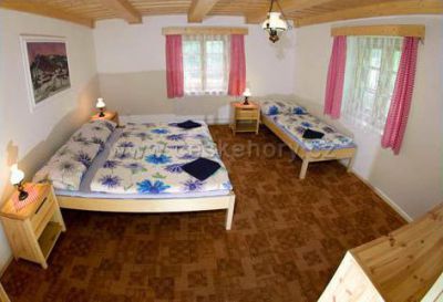 Chalupy 161 a 1022 u skiareálu Razula