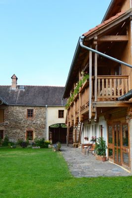 Selský dvůr - apartmány a keramická dílna