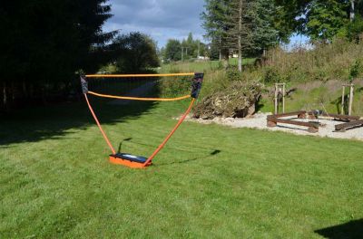 Chalupa u kvetoucího pařezu