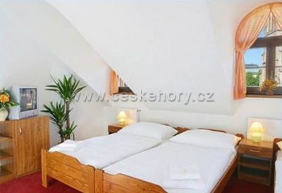 Hotel a Staročeská restaurace U Svatého Vavřince