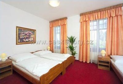 Hotel a Staročeská restaurace U Svatého Vavřince