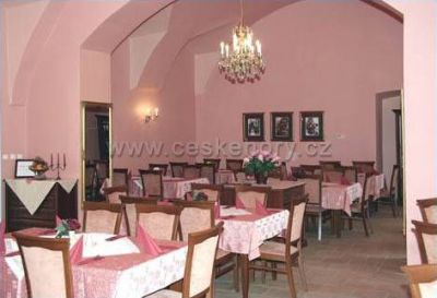 Zámek Červený hrádek - KVIZ Jirkov p.o.