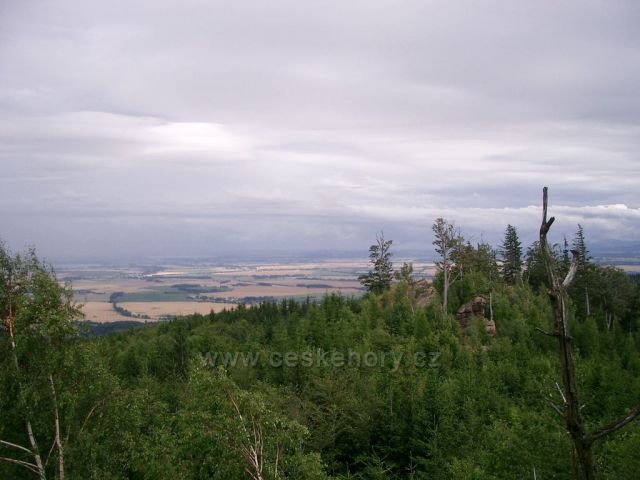 vyhlídka Vysoký kámen  u Horních Hoštic- pohled z něj