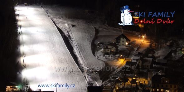 Dolní Dvůr - areál Ski Family - vecerni lyzovani
