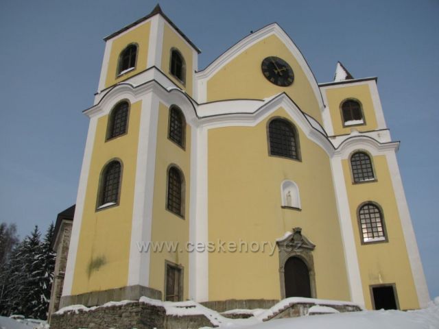 Kostel v Neratově