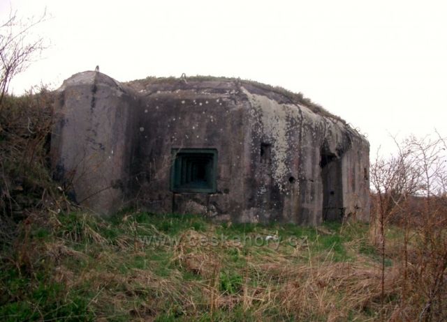 bunkr vz.37 nad Hačkou pod Krásnou Lípou