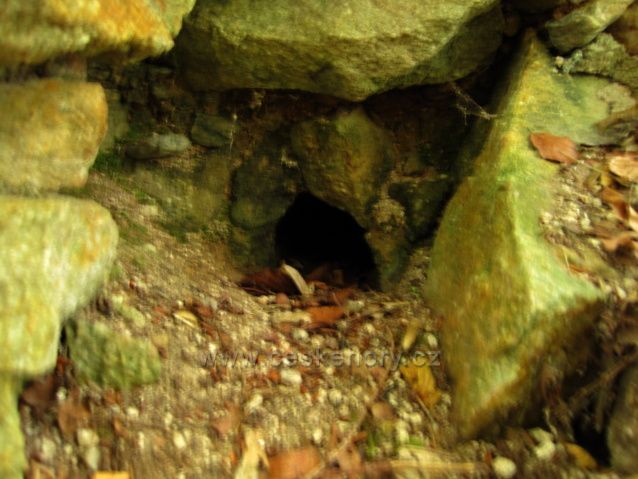 zřícenina hradu Červená Hora