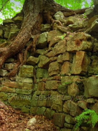 zřícenina hradu Červená Hora