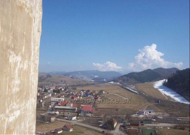 Pohled z Oravského hradu na Vysoké Tatry