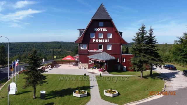 Hotel Pomezí léto 2012