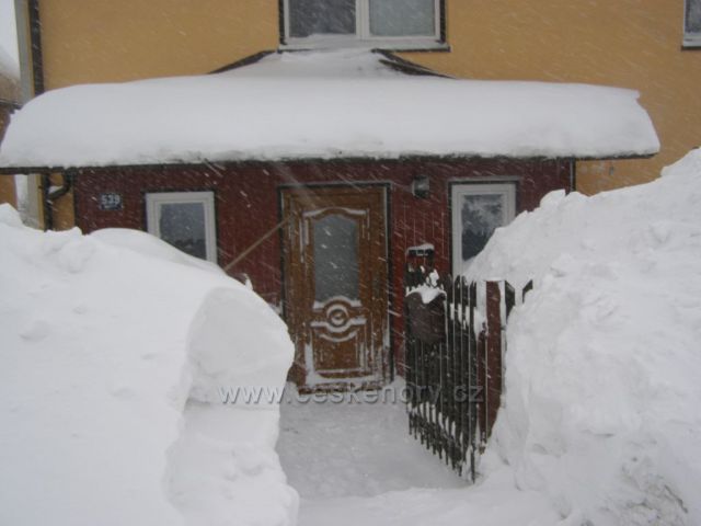 Hurá na šel jsem náš dům . . . Únor 2012