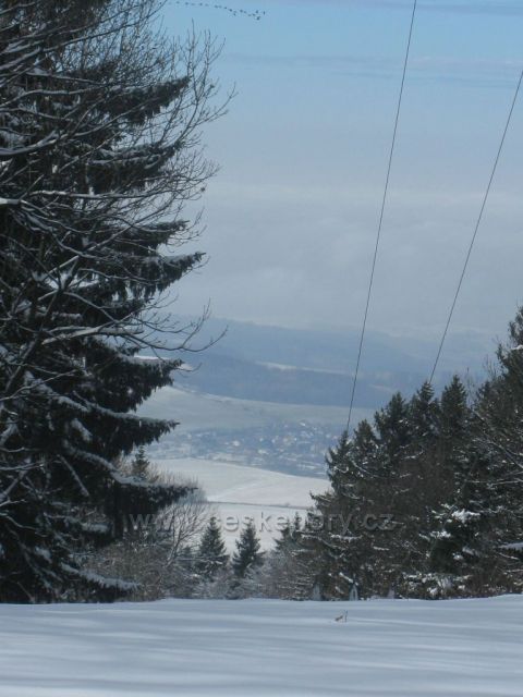 POHLED Z HOSTÝNA