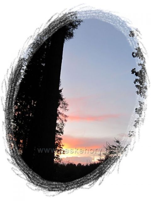 Západ slunce v podhůří orlických hor