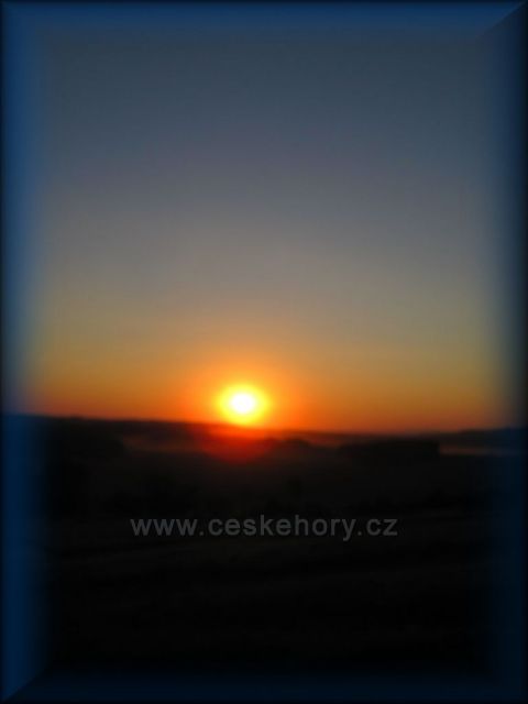 Západ slunce v podhůří Orlických hor