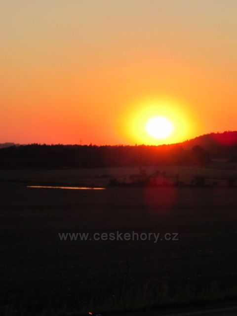 Západ slunce v podhůří Orlických hor