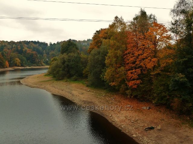Podzim na Pastvinské přehradě
