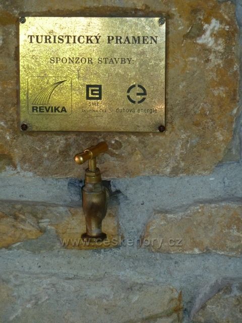 Vizovice - NS Vizovické prameny - tabulka nad Turistickým pramenem