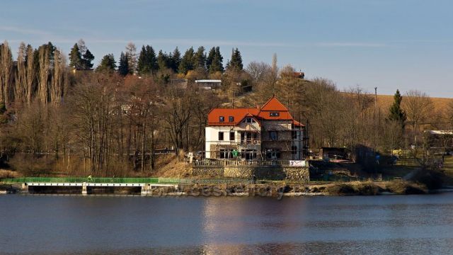 Plumlovská přehrada, hotel Valášek