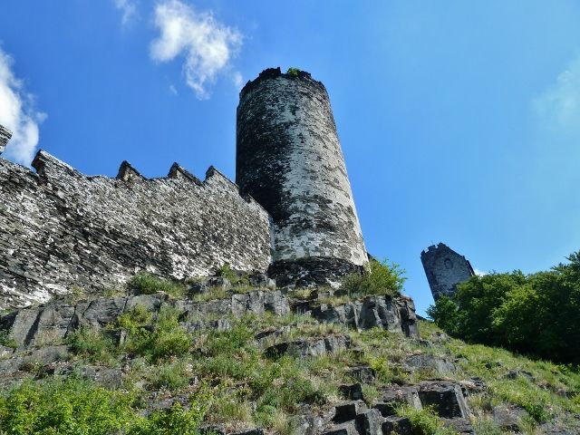 Bezděz - hrad stojí na čedičové skále