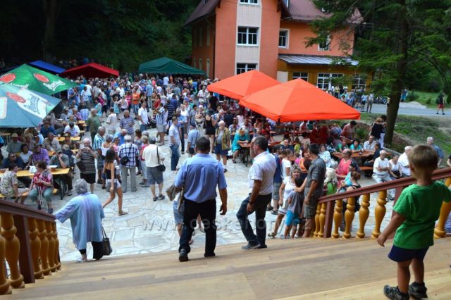 Na otevření Tančírny se sešlo kolem 1000 lidí a .