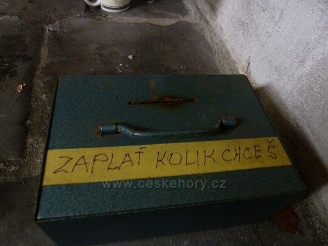 Branná - interiér samoobslužného "Konibaru"