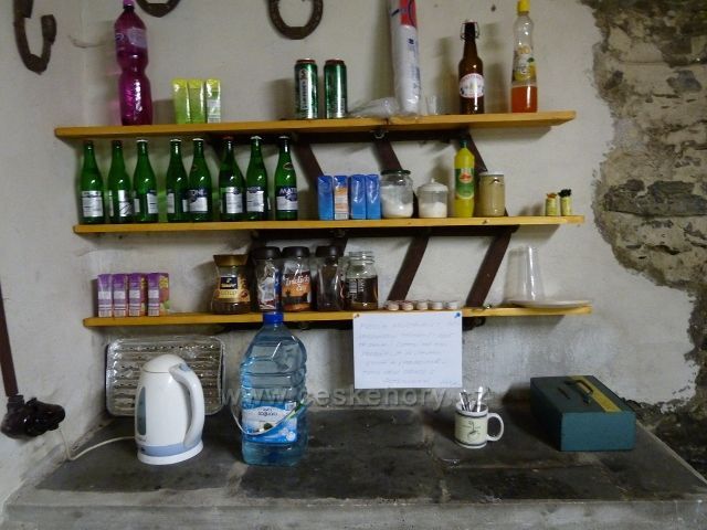 Branná - interiér samoobslužného "Konibaru"