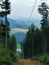 Buková hora - lanovka z Mlýnického Dvora na vrchol Bukové hory - pohled k dolní stanicu