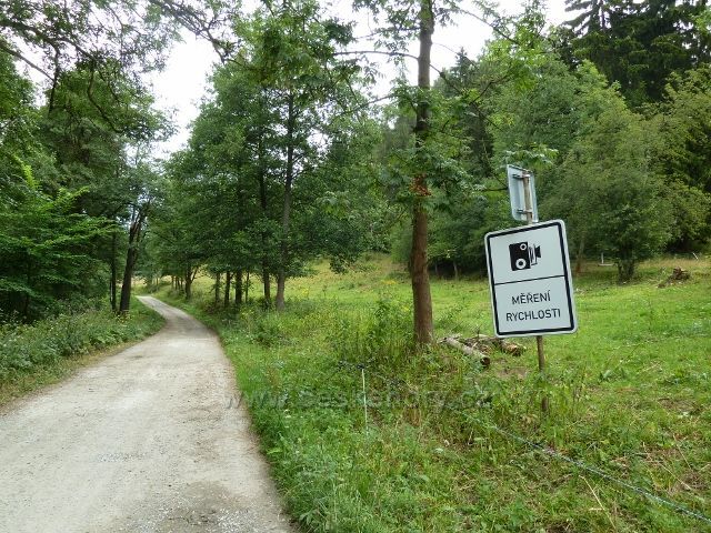 Kronfelzov - začátek silničky z Branné do osady Kronfelzov