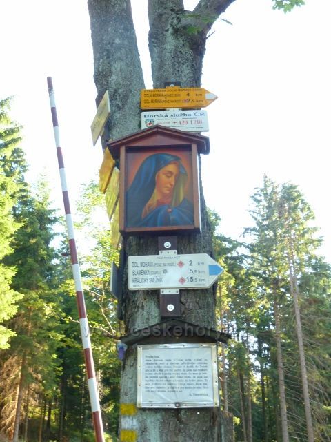 Dolní Morava - turistický rozcestník na rozcestí Pod Klepáčem