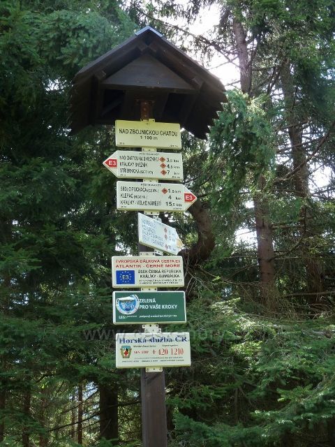 Dolní Morava - turistický rozcestník Nad Zbojnickou chatou /1100 m.n.m./