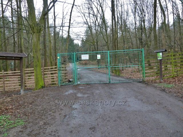 Práčov - zakázaný vchod do Slavické obory