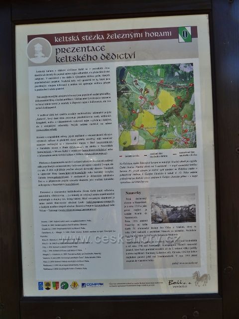 Nasavrky -výchozí informační tabule Keltské stezky na náměstí