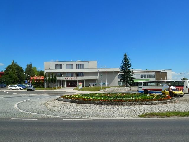 Milovice - nová budova Městského úřadu v níž sídlí i MIC