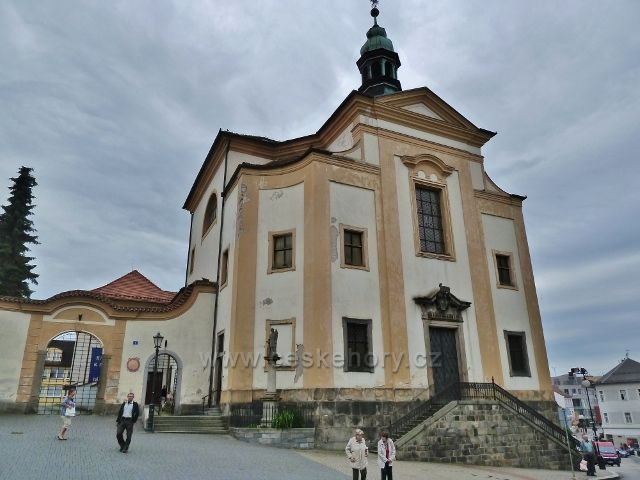 Benešov - kostel sv.Anny na Masarykově náměstí