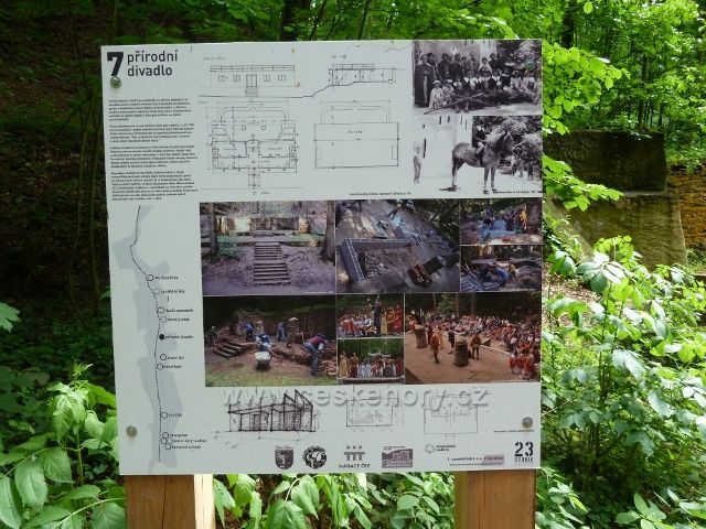 Lesopark Debř -informační panel přírodního divadla