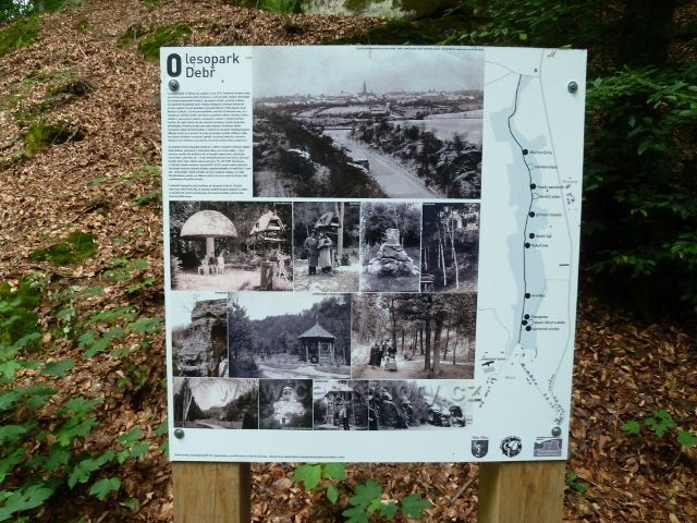 Lesopark Debř - informační panel u přístřešku Romanov/Mochomůrka/