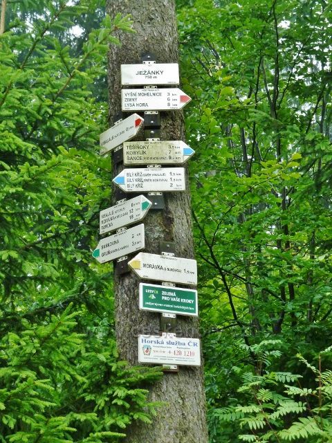 Visalaje - turistický rozcestník Ježánky (750 m.n.m.)
