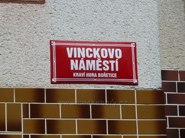 Kraví Hora - označení Vinckova náměstí