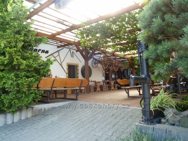 Hustopeče - vinárna v ulici Na Hradbách