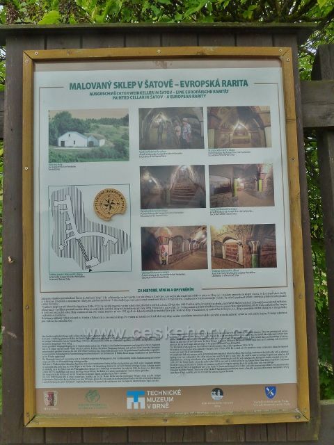 Šatov - informační tabule před Malovaným sklepem
