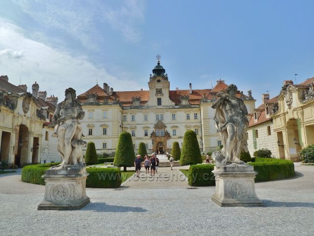 Valtice - barokní zámek