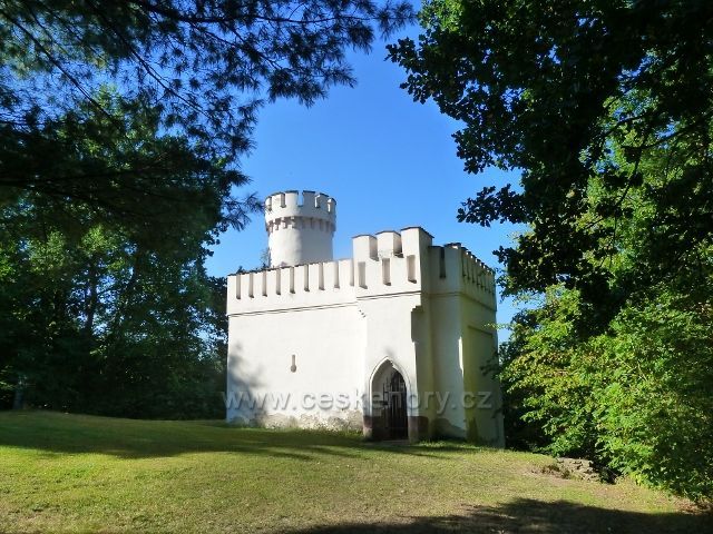 Vlašim - Starý hrad v zámeckém parku