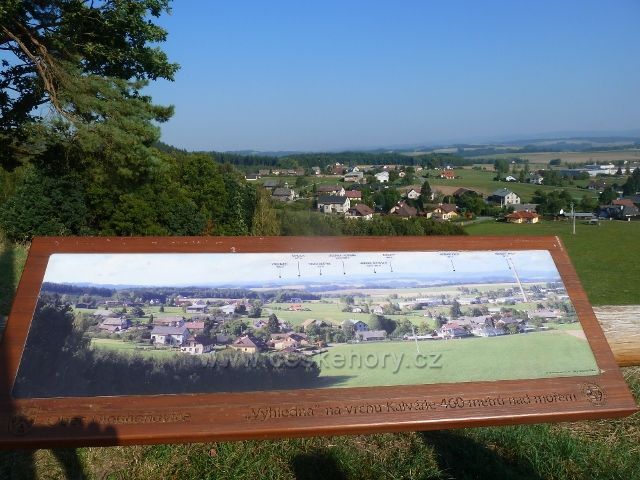 Dlouhoňovice - pohled z výhledny k Orlickým horám