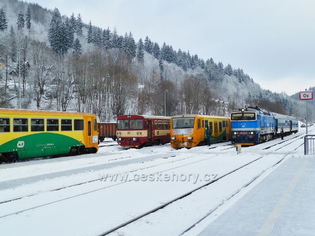 Hanušovice-raní odjezd vlaků do všech směrů (Lichkov,Staré Město,Šumperk,Zábřeh a Jeseník)